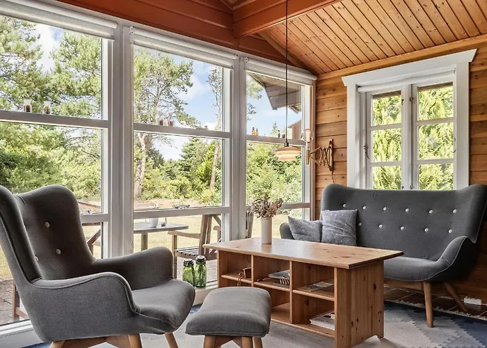 In With Swimming Pool Дом отдыха *